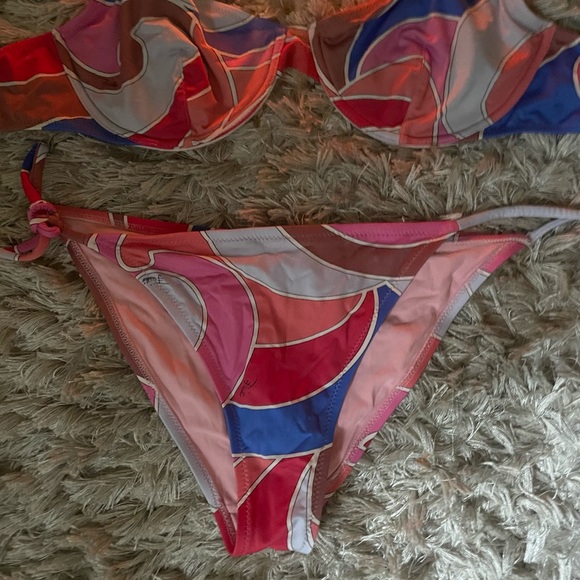 Emilio Pucci
Quirimbas print bikini top and bottom - Picture 7 of 8